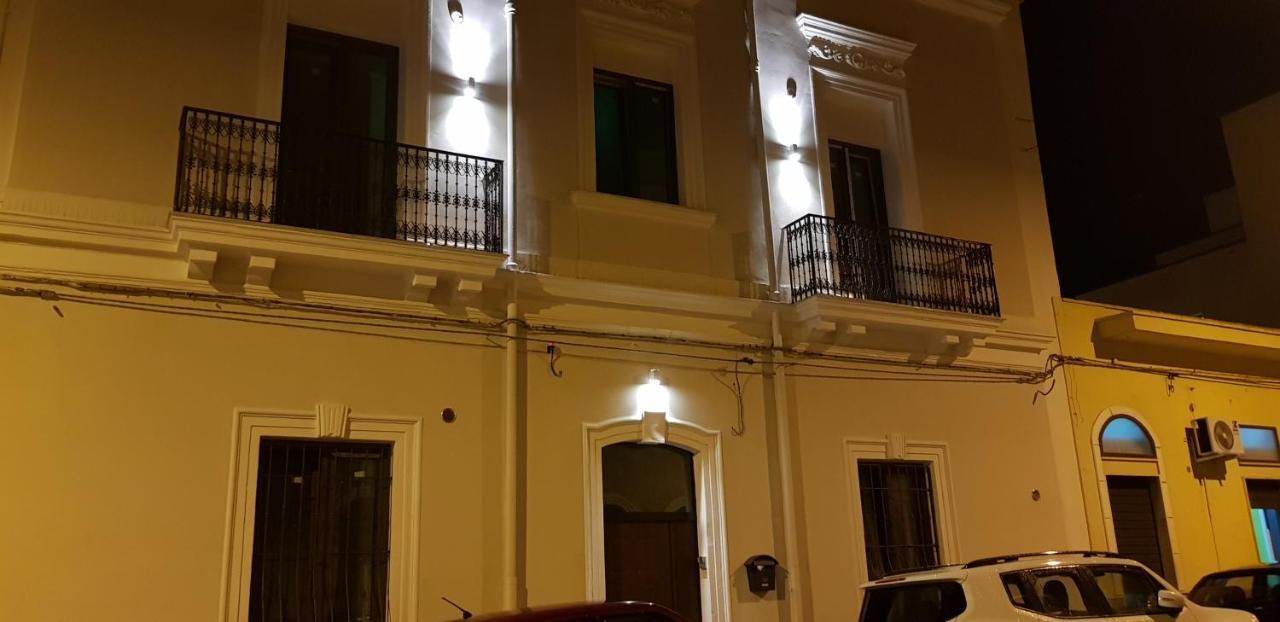 Handy Brindisi Bagian luar foto